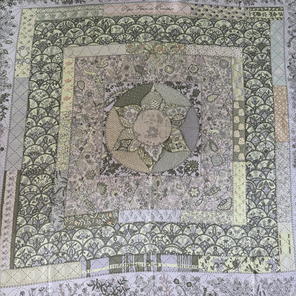 Hermès Pique Fleuri De Provence Silk Scarf.